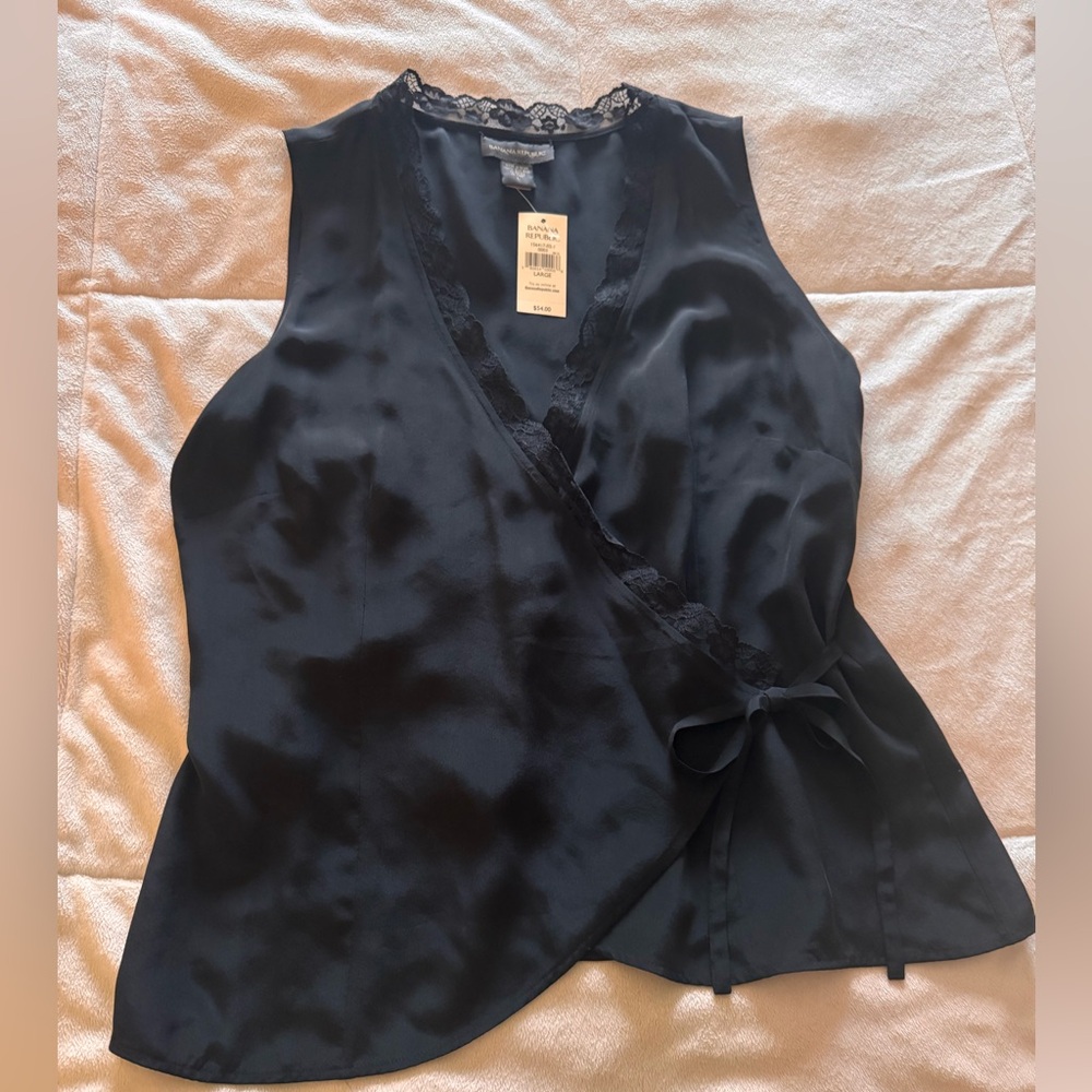 NWT BANANA REPUBLIC 100% SILK BLACK LACE-TRIMMED WRAP TOP SIZE LARGE - Picture 5 of 7